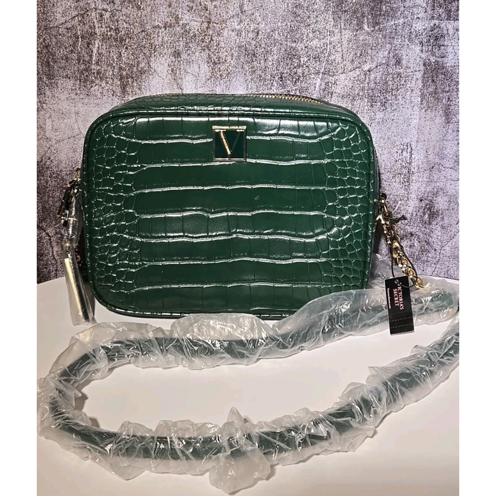 Victoria Secrets Faux Croc Design Crossbody Purse NWT Dark Green (155)